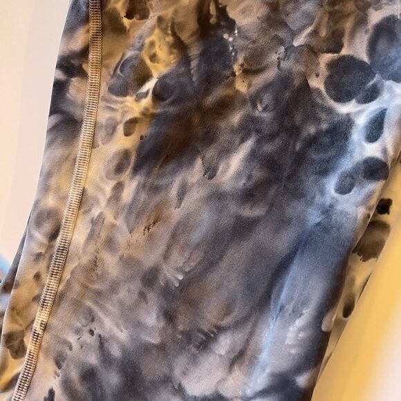 Lululemon Athletica High Rise Legging - Picture 5 of 6